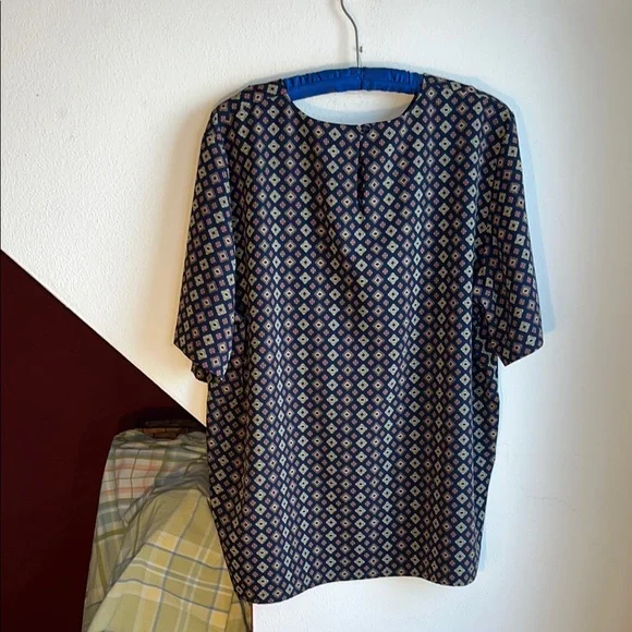 Navy and Cream Patterned‎ Blouse - Picture 4 of 5